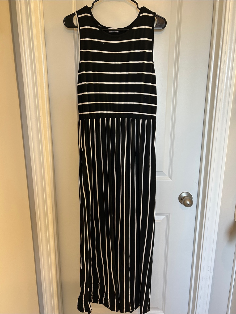 Sleeveless Black and White Striped Maxi Dress